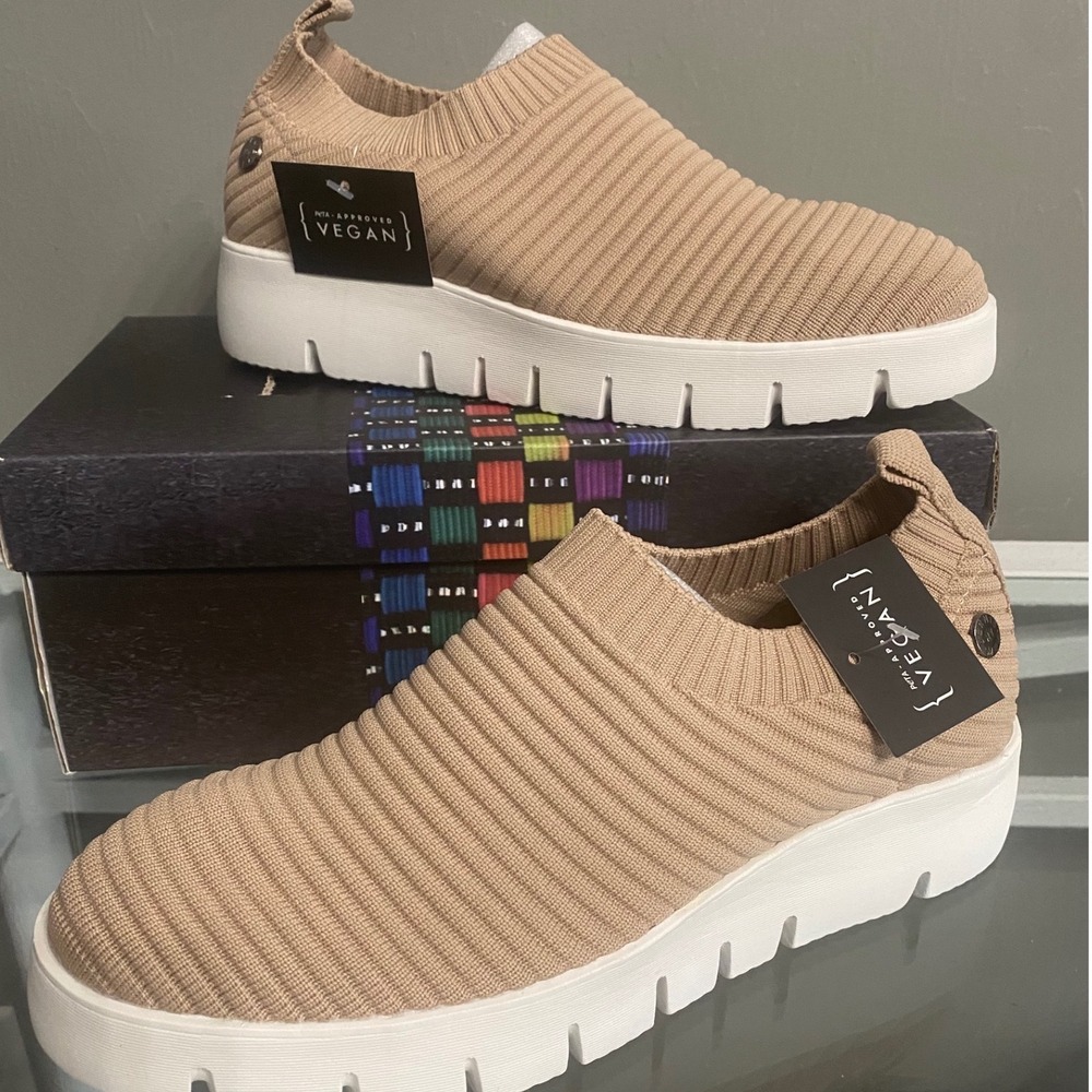 Bernie Mev FX Sparky Blush Knit Vegan Memory Foam Platform Sneakers Size 39 NEW